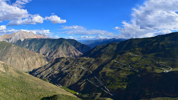 Ninety-nine Turn of Yela Mountain