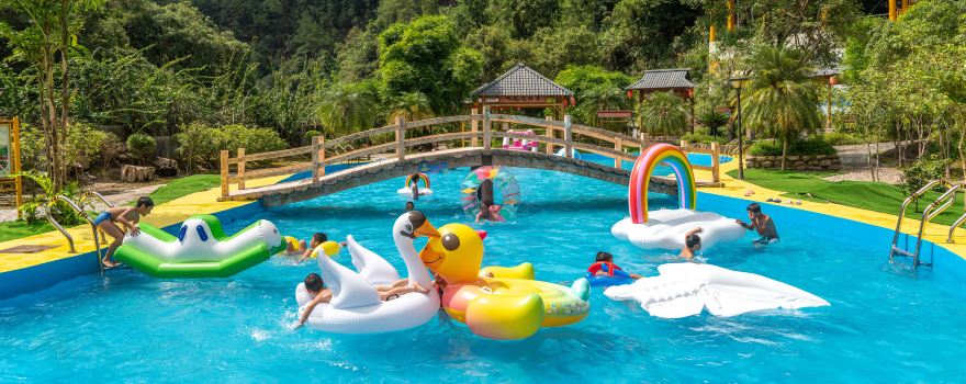 Guangdong First Peak Forest Hot Spring Valley