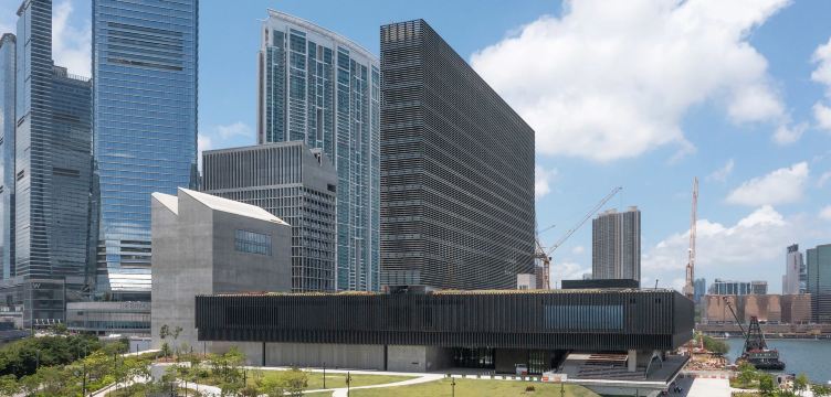 香港一日遊【獨立包車上門接+嗇色園黃大仙祠+太平山頂+星光大道】