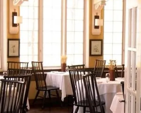 Seasons Restaurant & Tap Room