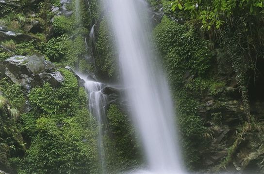 Huangmao Dong Waterfall