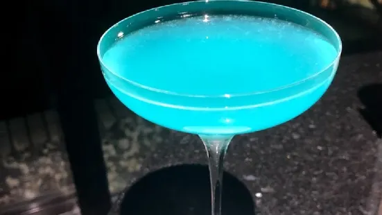 Main Bar “Emerald”