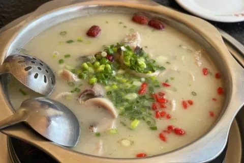 老字号特色火锅店
