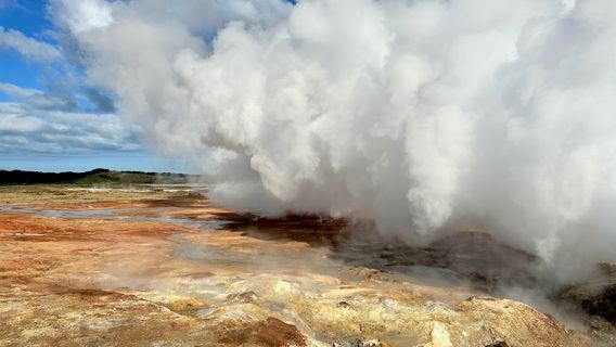 Gunnuhver Hot Springs
