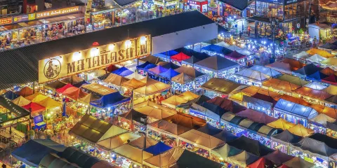 拉差達火車夜市