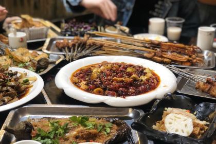 顶呱呱东北烧烤店(长安路店)