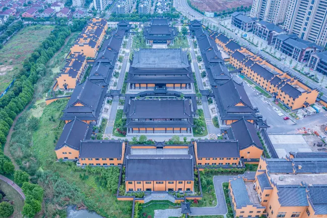 Отели рядом со станцией 