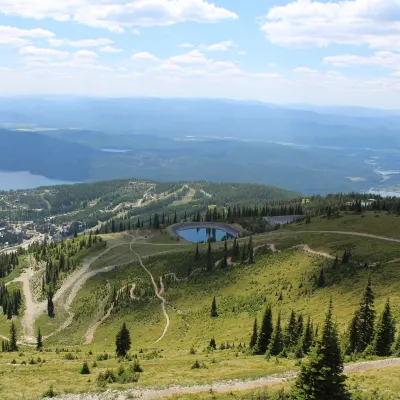 Lennot West Yellowstone Seattle