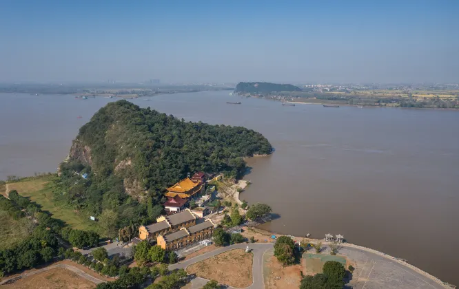 Hotels in Wuhu With Spas