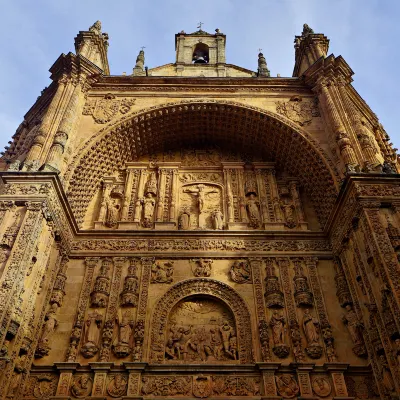 Monumento a Alberto Churriguera y al Conde Francos周辺のホテル