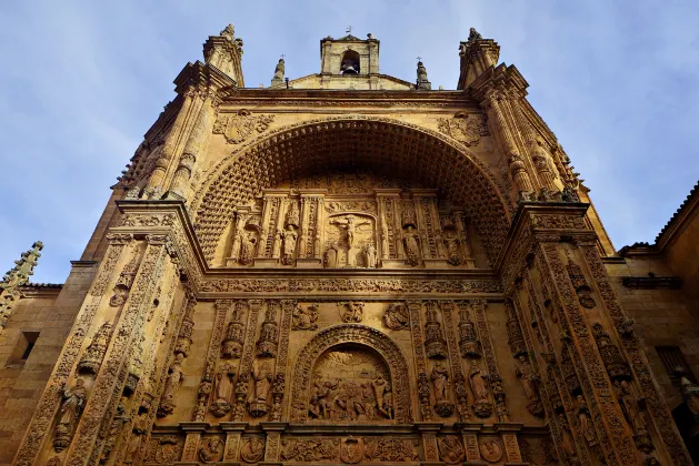 Monumento a Alberto Churriguera y al Conde Francos周辺のホテル