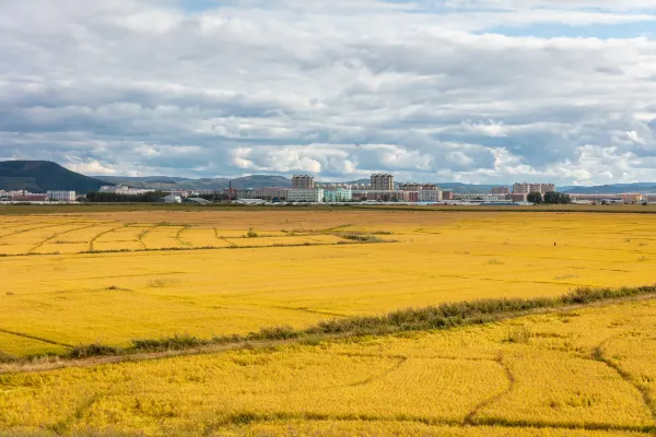 Hotels near Tongda Oil And Grain (Changning South Street)