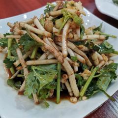 陆宣亦·黔山羊莊張用戶圖片