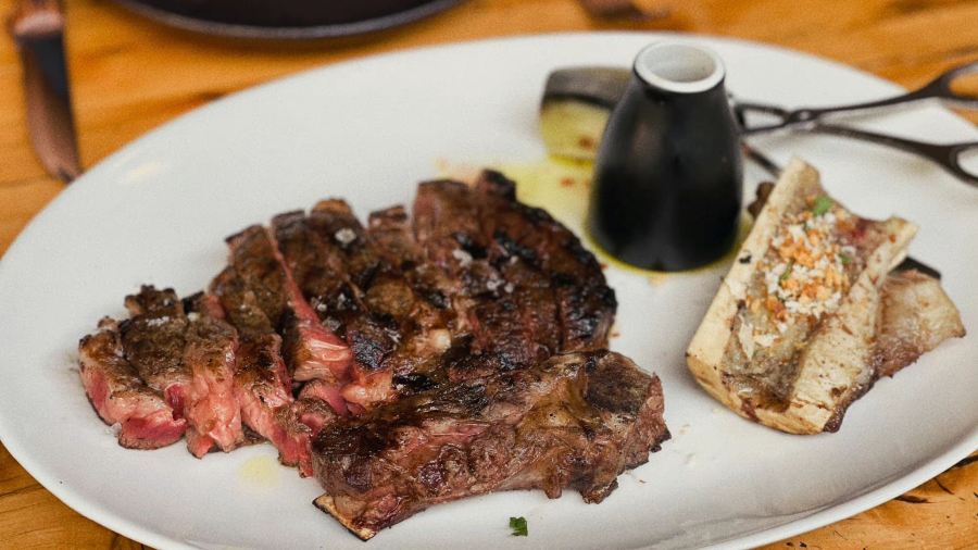 Pony Dining The Rocks