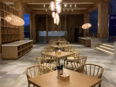 普洱倚象山营地暨半山酒店·餐厅