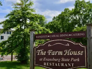 The Farm House Restaurant At Skippack Golf Club