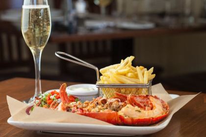 Howies Victoria Street