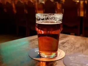 THE BLACK SWAN pub