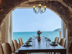 Top 11 Restaurants for Views & Experiences in Beihai