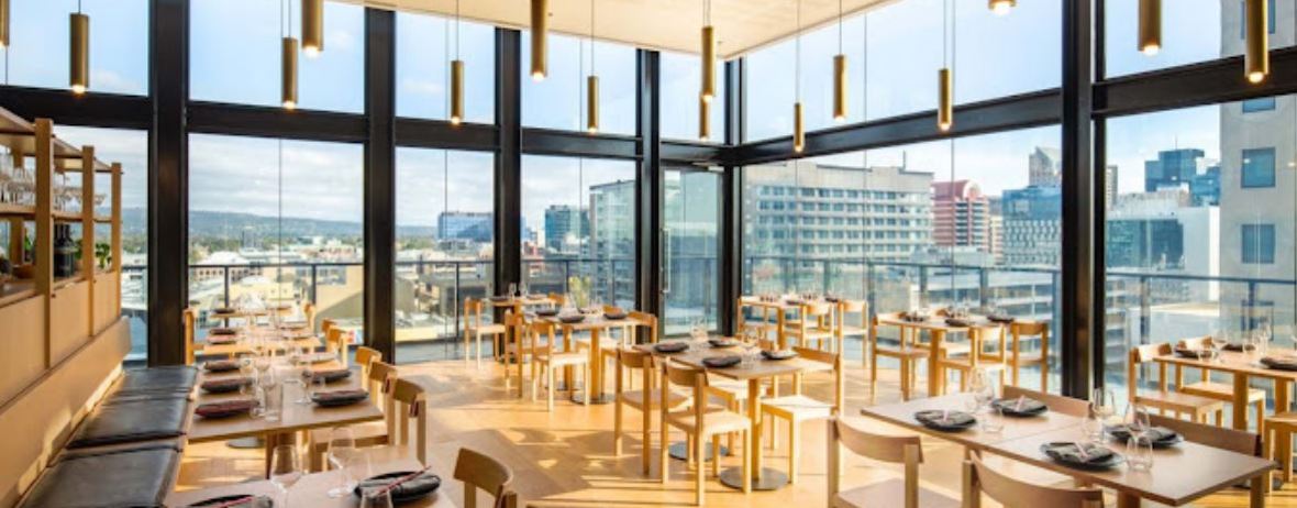 Koomo Restaurant & Bar