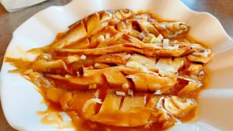 老猎户饭庄 in Mohe