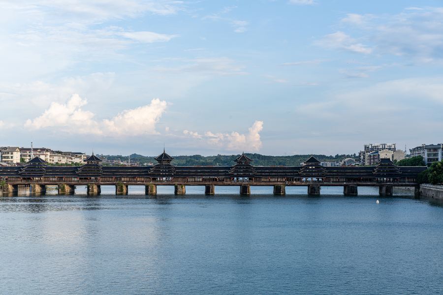 龍津風雨橋