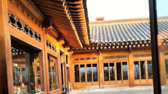Cafe Onion Anguk