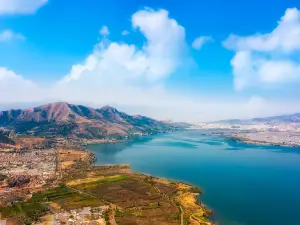 Qiong Hai Lu Mountain Scenic Area