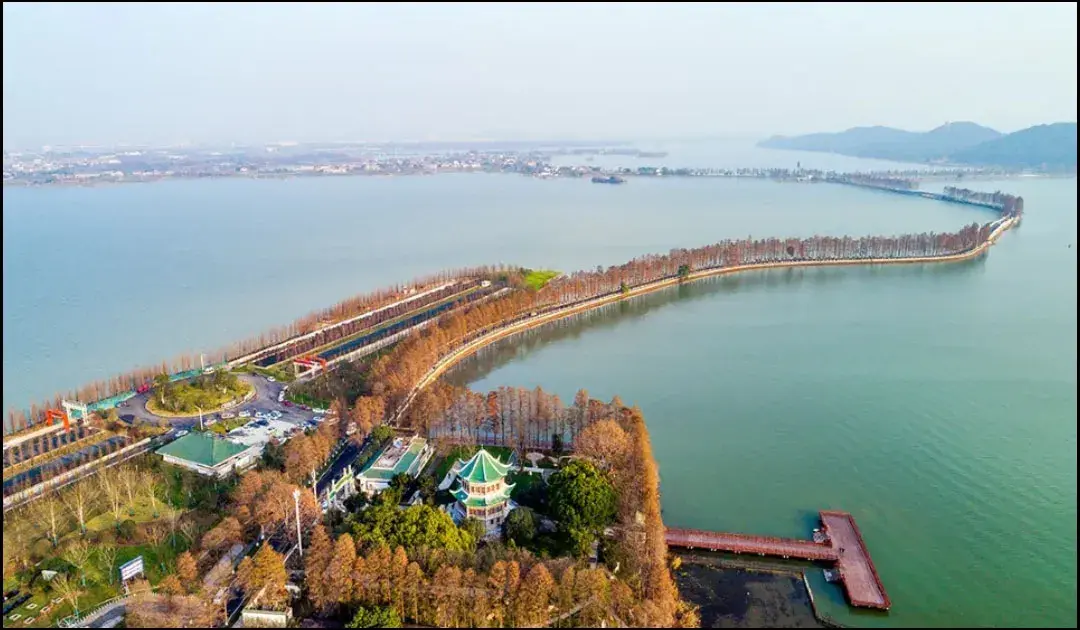 4_East Lake Scenic Area