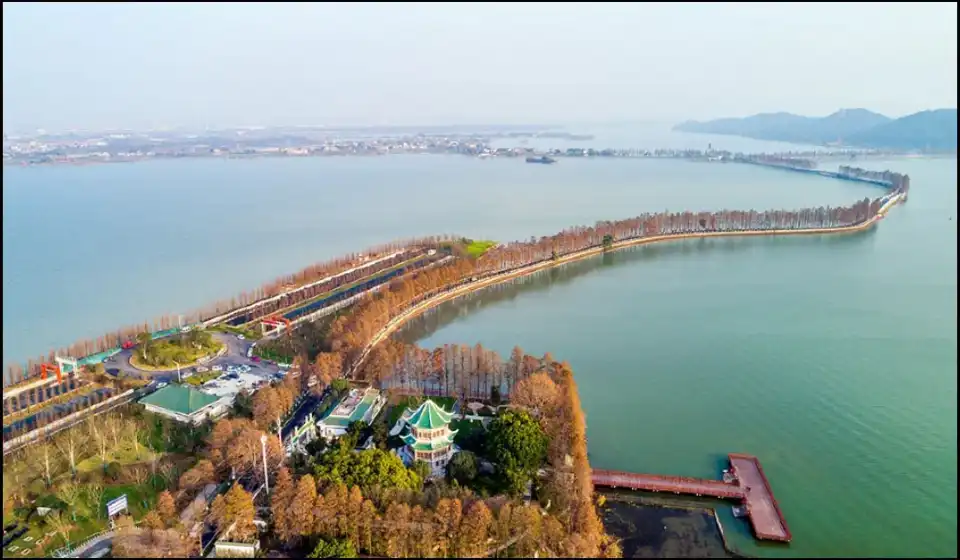 4_East Lake Scenic Area