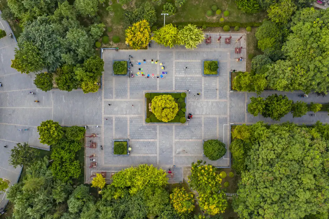 Hotels near Binhe Park