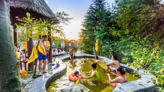 Hot springs in Xianning