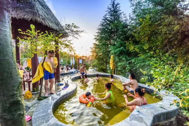 Hot springs in Xianning