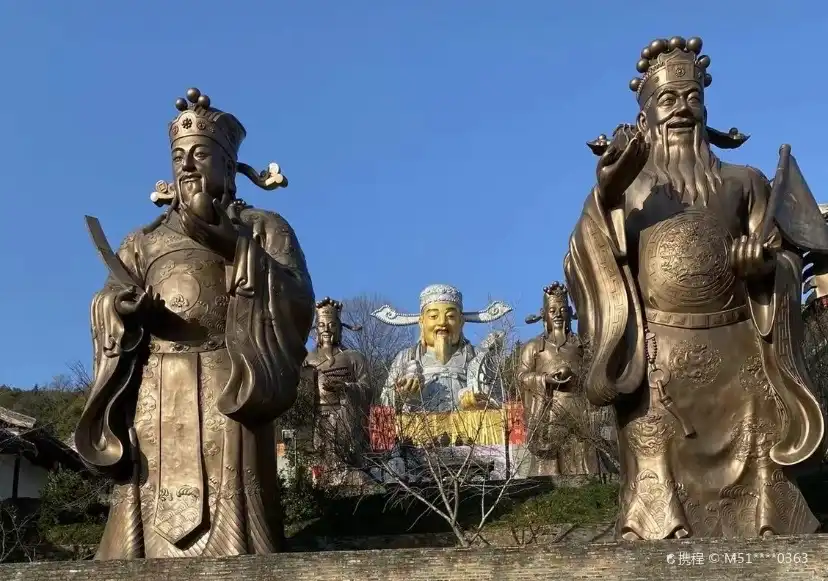 Отели рядом с достопримечательностью «Yongshan Bridge»