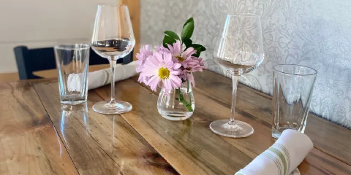 Meander Riverside Eatery