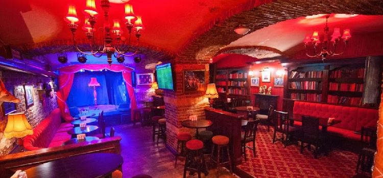 Punch & Judy Pub