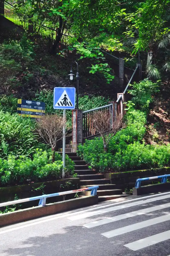 Hotels near Three-layered Road