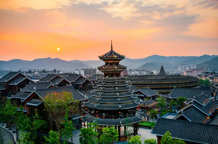 Hotels near Yueye Yaozhai