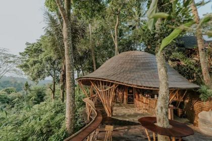 Sunset Bar - Bambu Indah Resort