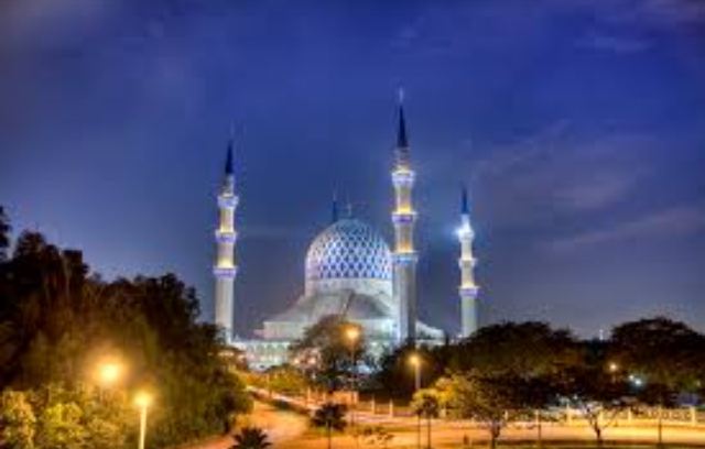 Sultan Salahuddin Abdul Aziz Shah Mosque