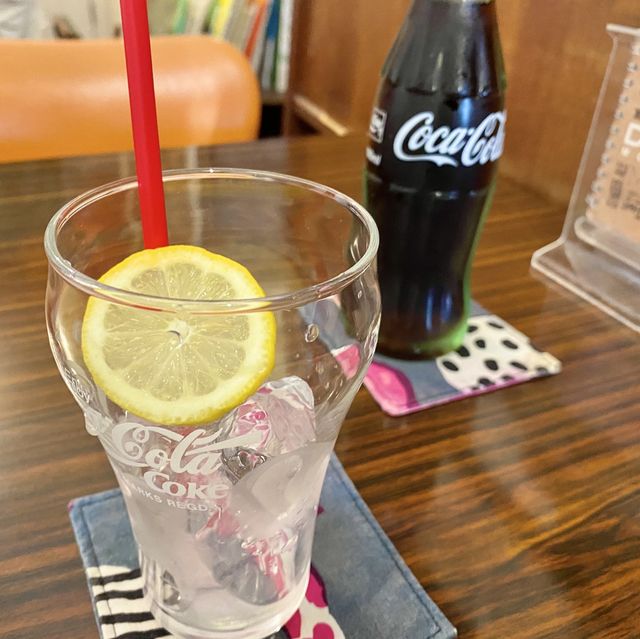 隠れ家カフェ「ディコ・アパルトマン」