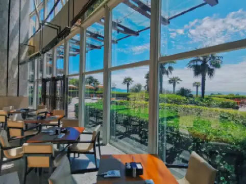 Lu Shang KaiYue Hotel Café