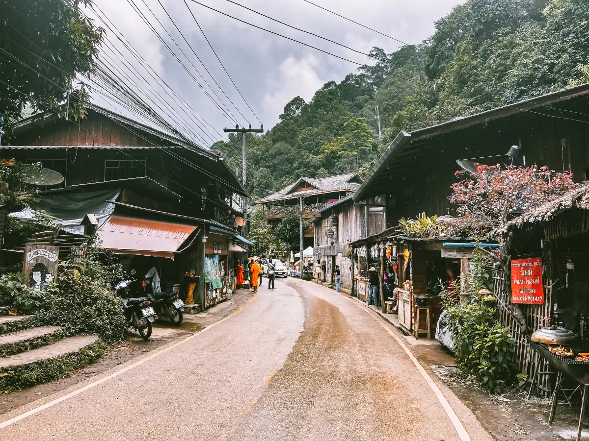 Mae Kampong Village