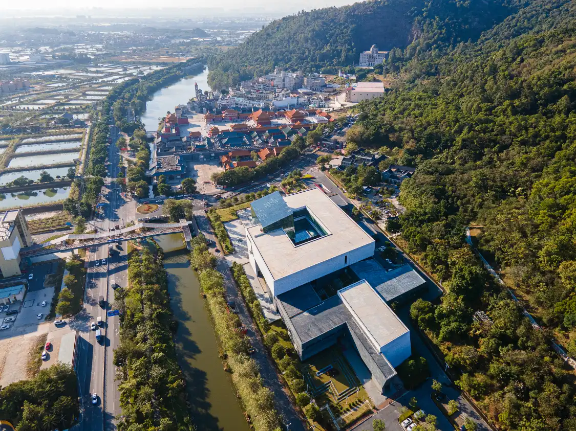 南海市博物館周辺のホテル