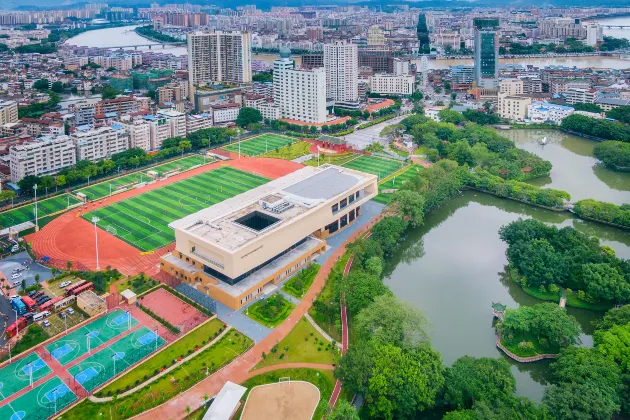 Meizhou Tiandiren Garden Hotel (Meijiang Meixian People’s Square)