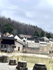 Courtyard of Family Long, Hunan