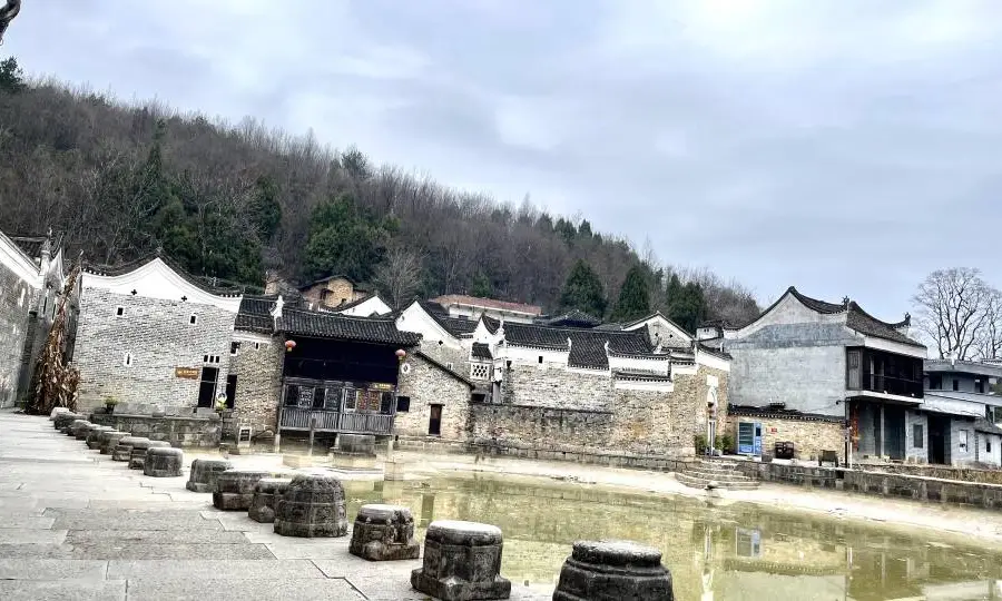 Courtyard of Family Long, Hunan