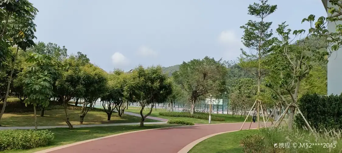 Hotels near Dajingshan Shequ Park