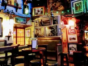 Paddy's Irish Pub