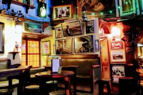 Paddy's Irish Pub